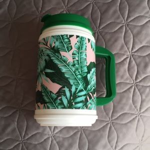 Adorable palm leaf thermos